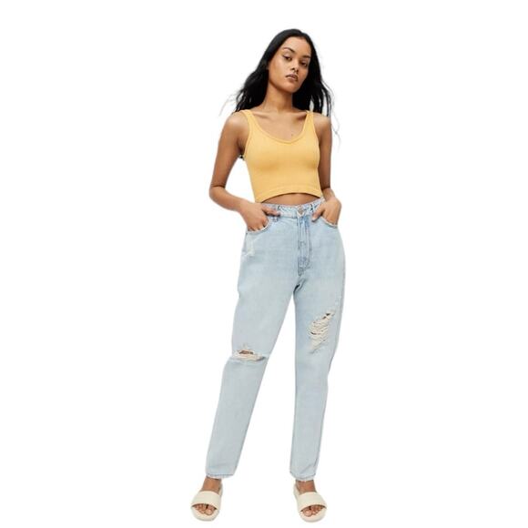 UO x BDG High-Waisted Mom Jean – Ripped Light Wash sz 27 - Picture 1 of 16